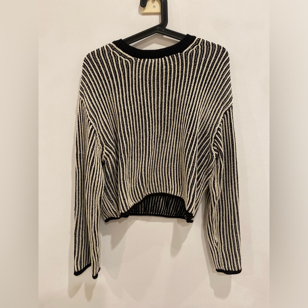 NWOT H&M Verticle Striped Black and White Sweater Size Small